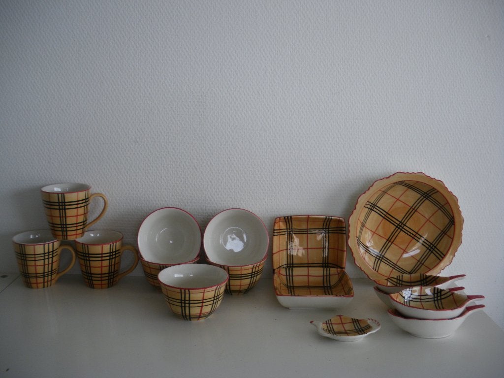 Vic's servies met Burberry geblokt, Huis en Inrichting, Overige merken, Ophalen of Verzenden, Zo goed als nieuw, Bord(en)