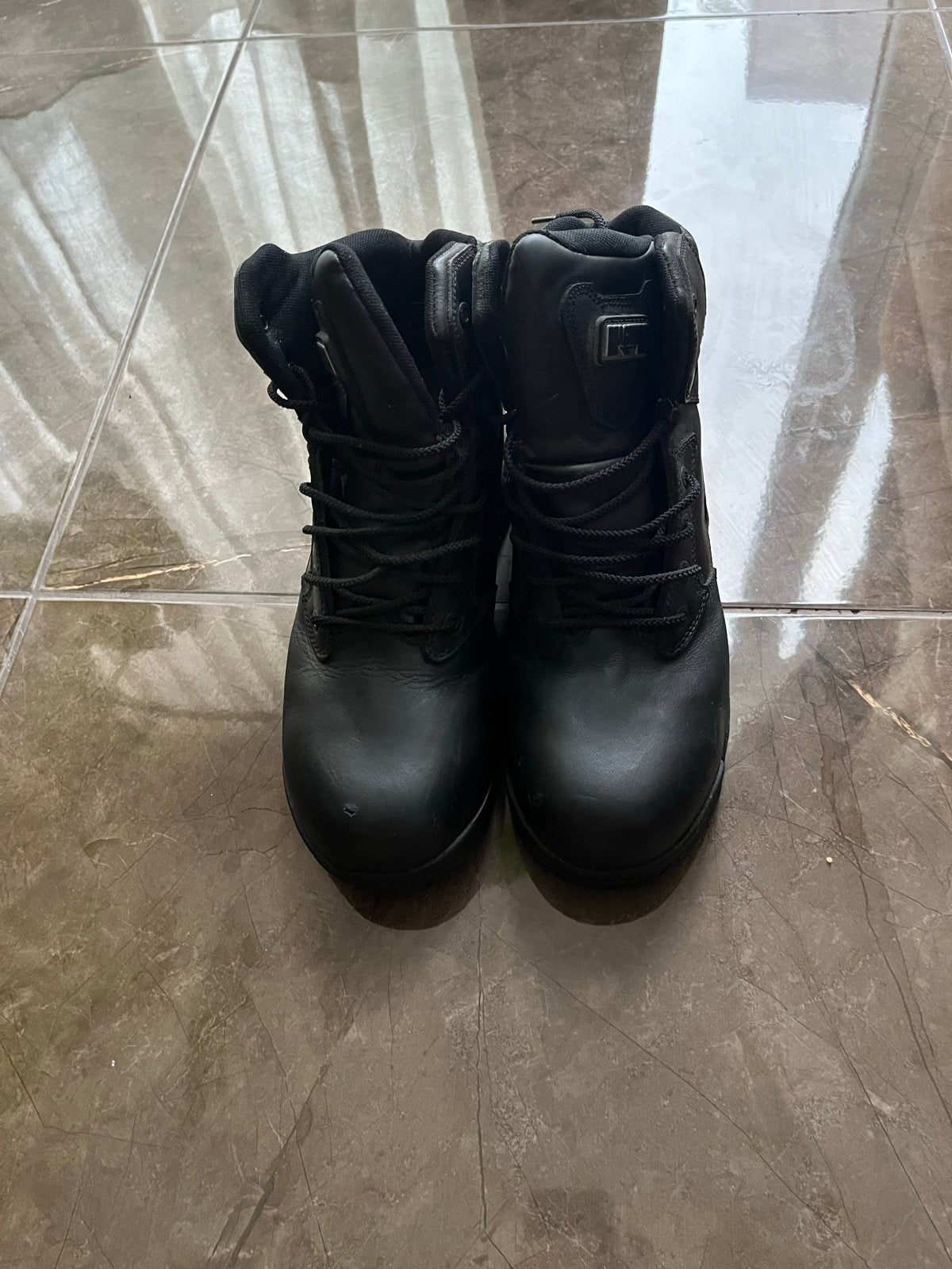 Magnum werkschoenen maat 43 - Zo goed als nieuw, Ophalen, Zo goed als nieuw, Zwart, Werkschoenen