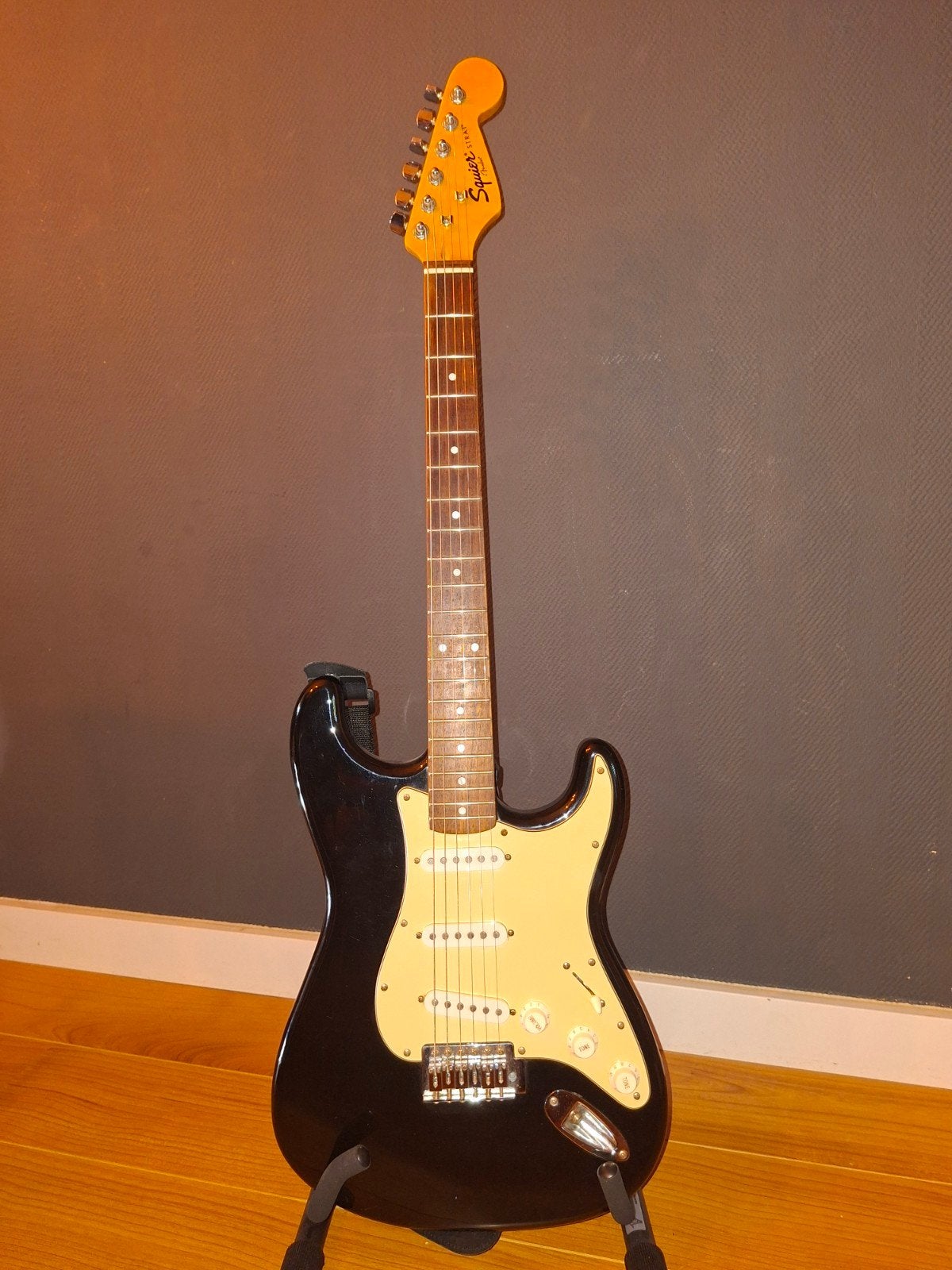 Fender Squier Stratocaster, Muziek en Instrumenten, Ophalen, Gebruikt, Solid body, Fender