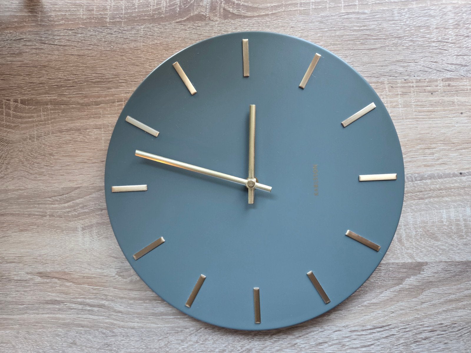 Karlsson wandklok - 30 cm, Wandklok, Grijs, Stil uurwerk, Analoog