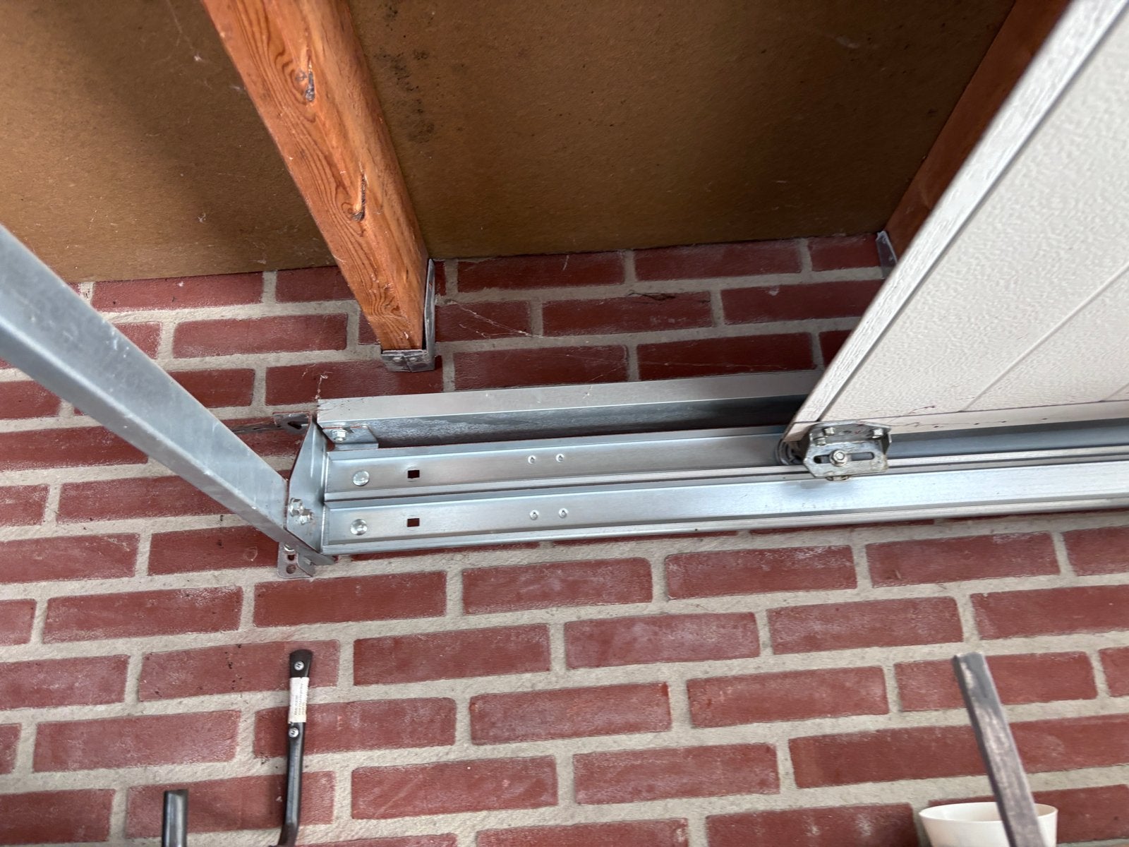 Novofem Garagedeur met motor en rails, Ophalen, Gebruikt, Garagedeur, Metaal