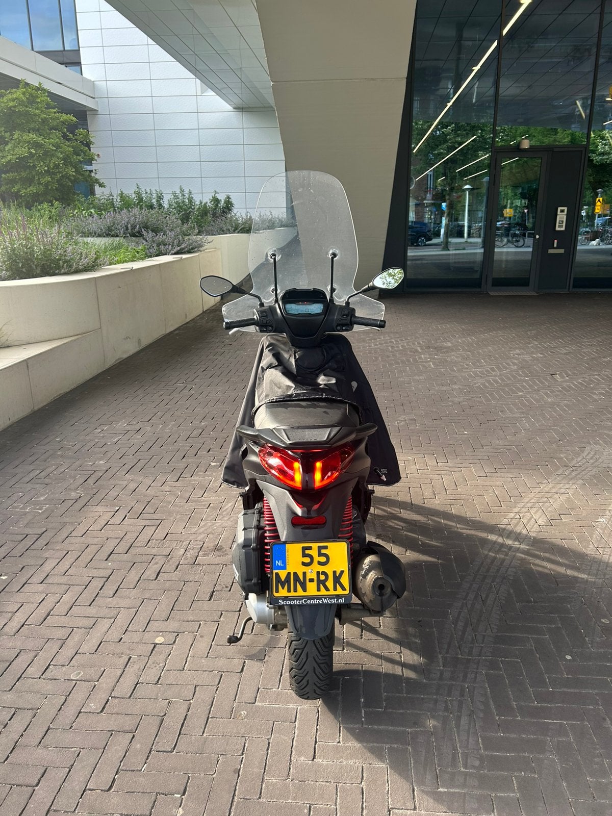 Piaggio Medley S 125 Zwart/rood 2021, Fietsen en Brommers, Scooters | Piaggio, Ophalen, Overige modellen, 125 cc, Zo goed als nieuw