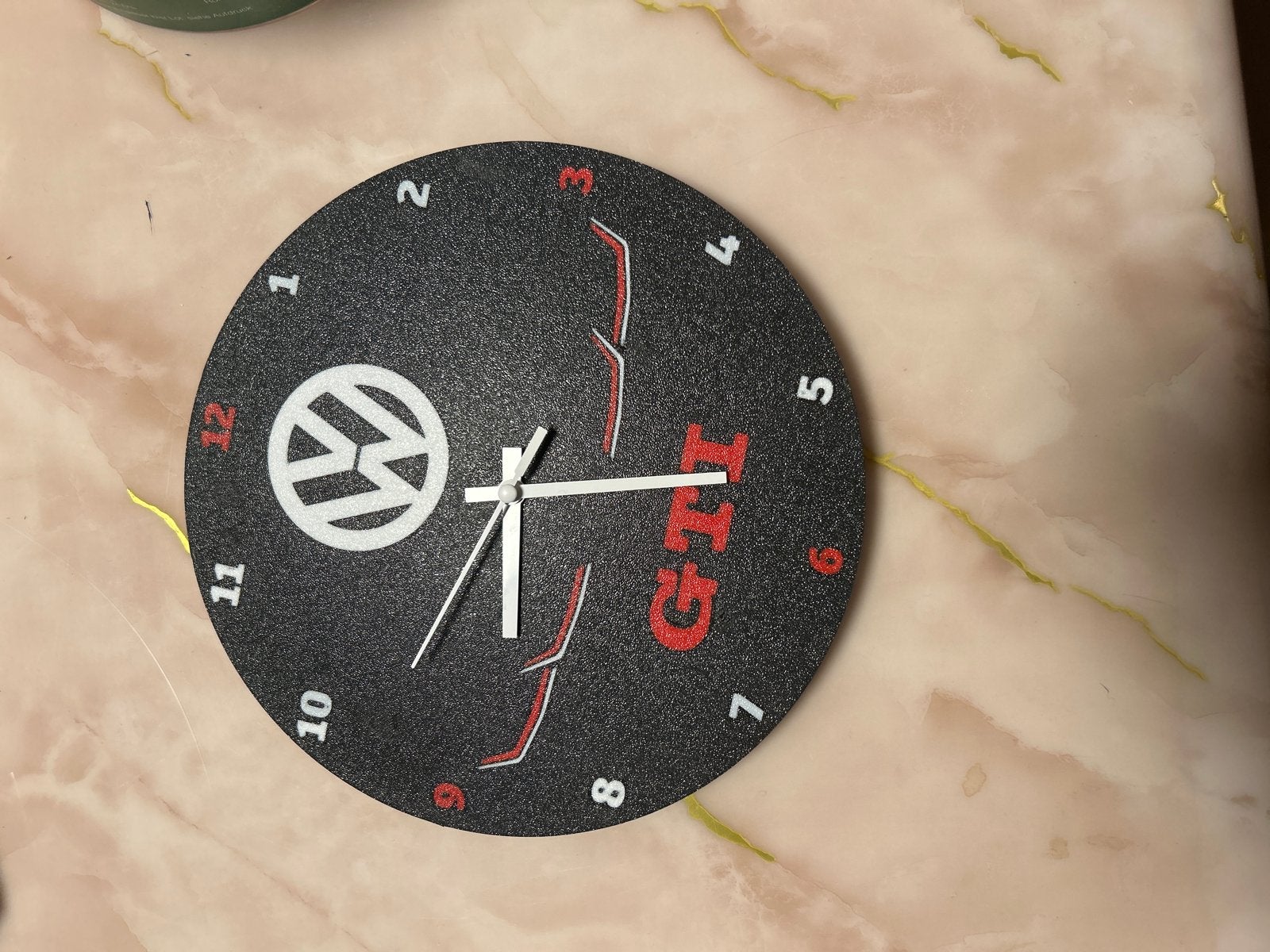 VW GTI Klok - Werkend inclusief batterij, Wandklok, Analoog, Werkt op batterijen, Nieuw