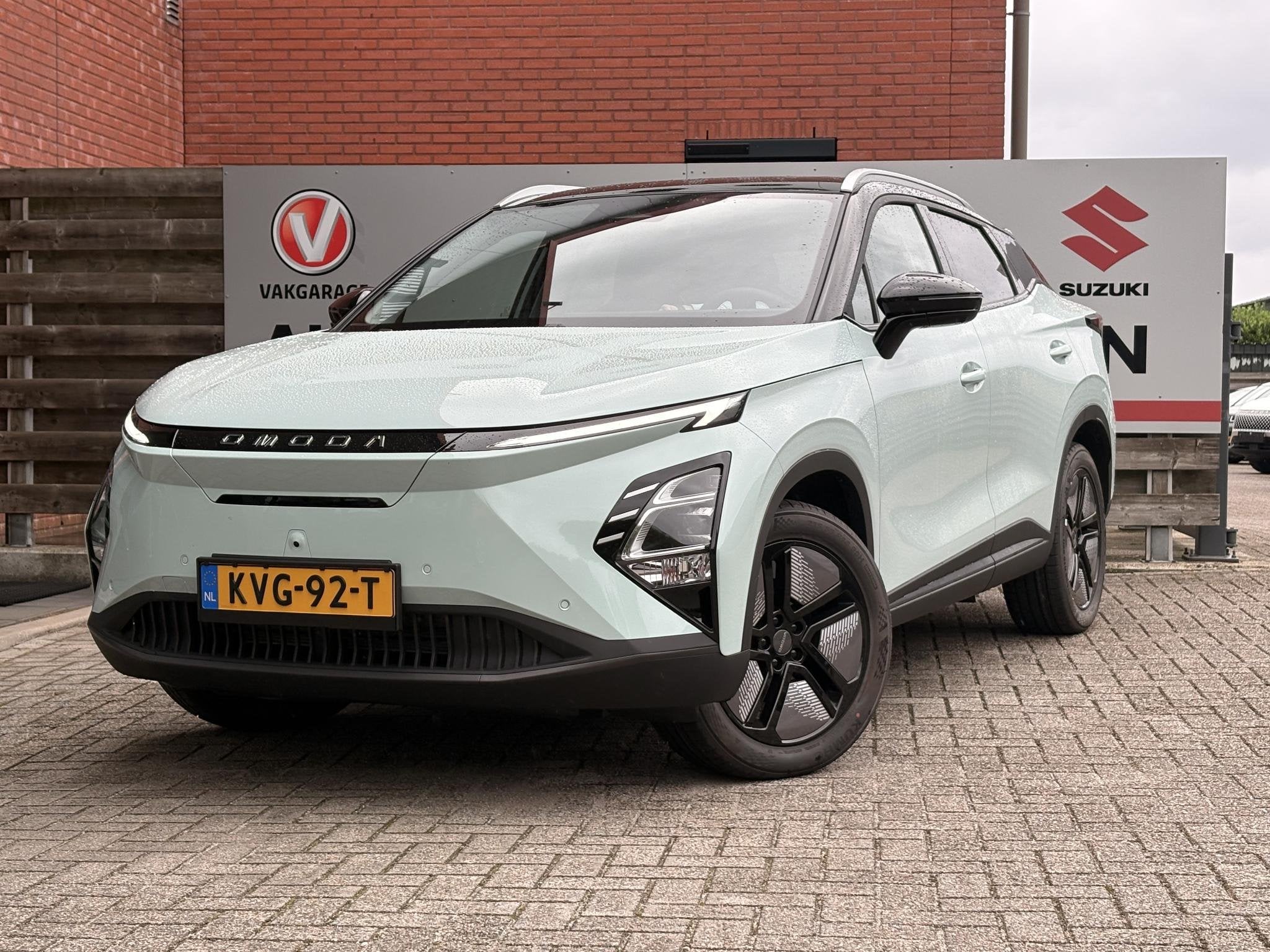 Omoda 5 EV Premium 61 kWh Leer, schuif kanteldak, adaptieve, Auto's, 12 maanden, 750 kg, Origineel Nederlands, Elektrisch