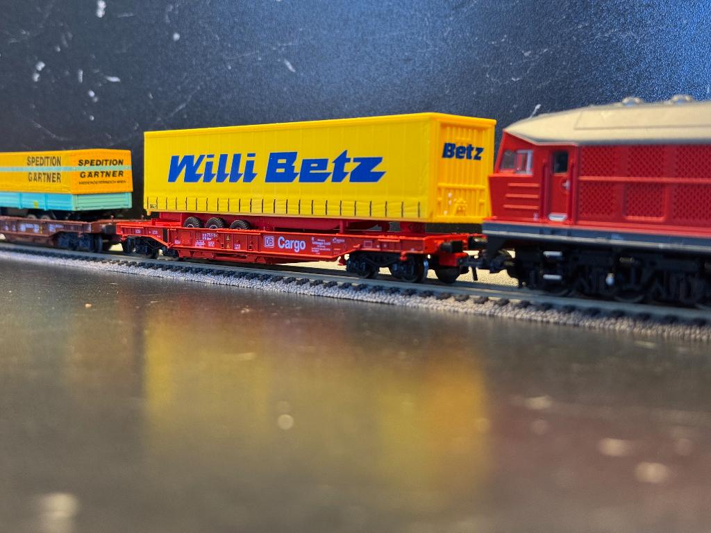 DB-1438: Huckepackwagen DB met Willi Betz oplegger, Gelijkstroom, Ophalen of Verzenden, Roco, Nieuw