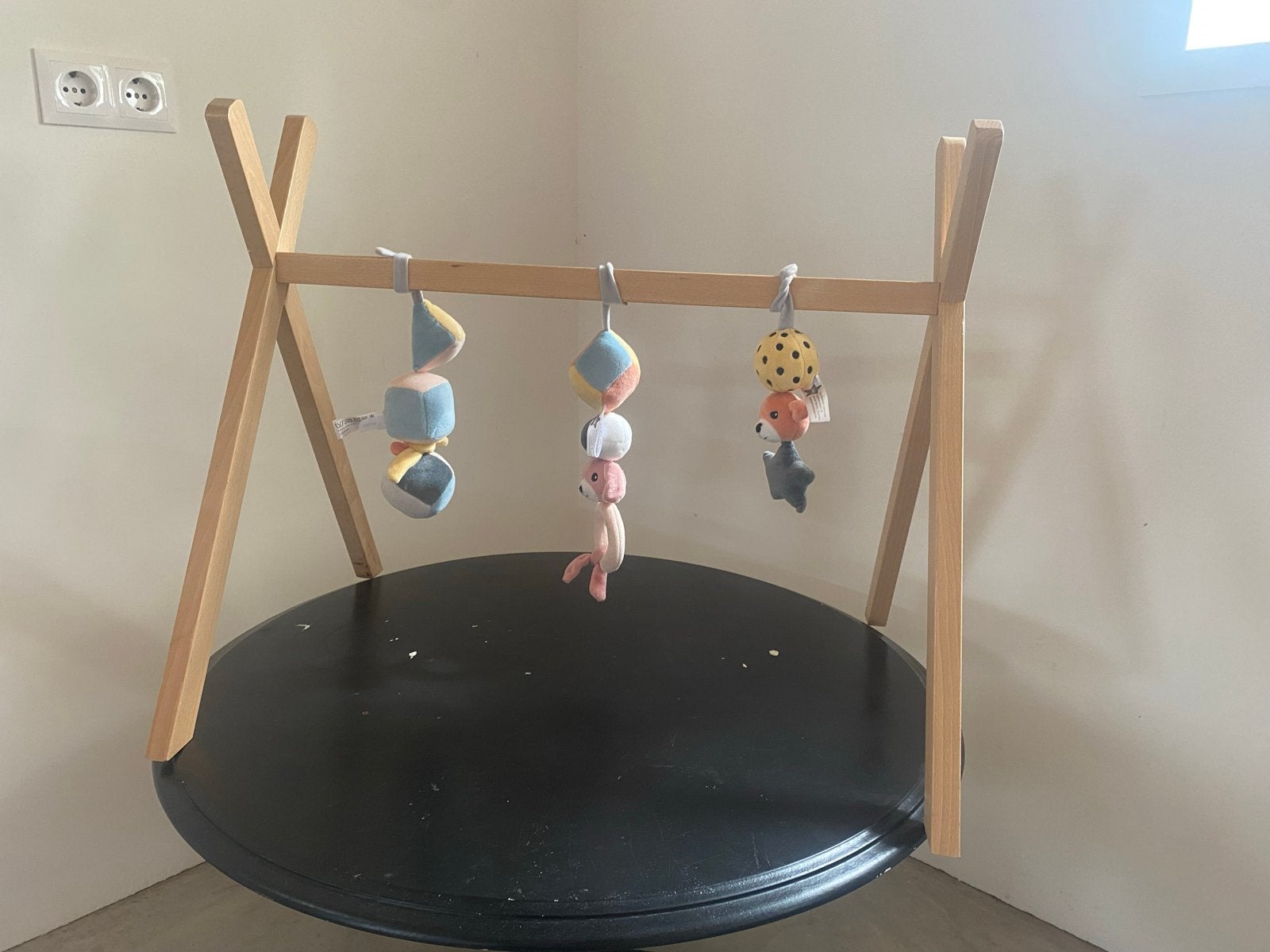 Houten babygym met speeltjes, Kinderen en Baby's, Ophalen, Zo goed als nieuw, Babygym