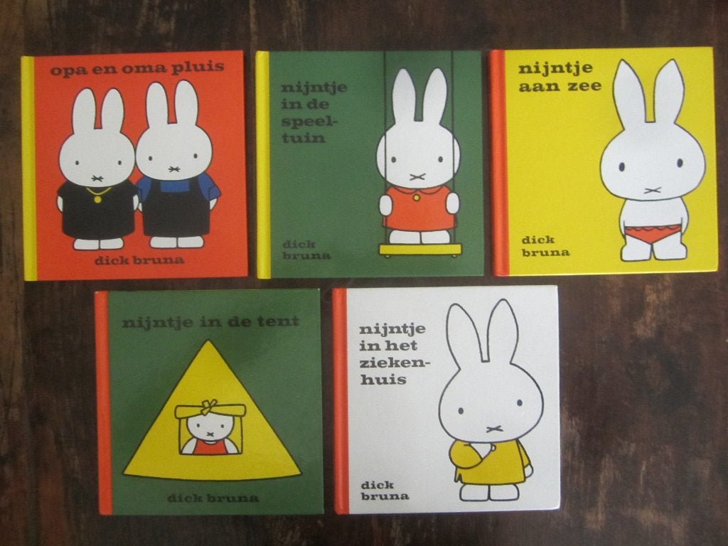 Bruna 5 x Nijntje zee/ziekenhuis/speeltuin/tent/opa oma plui, Fictie algemeen, Jongen of Meisje, Ophalen of Verzenden, Zo goed als nieuw