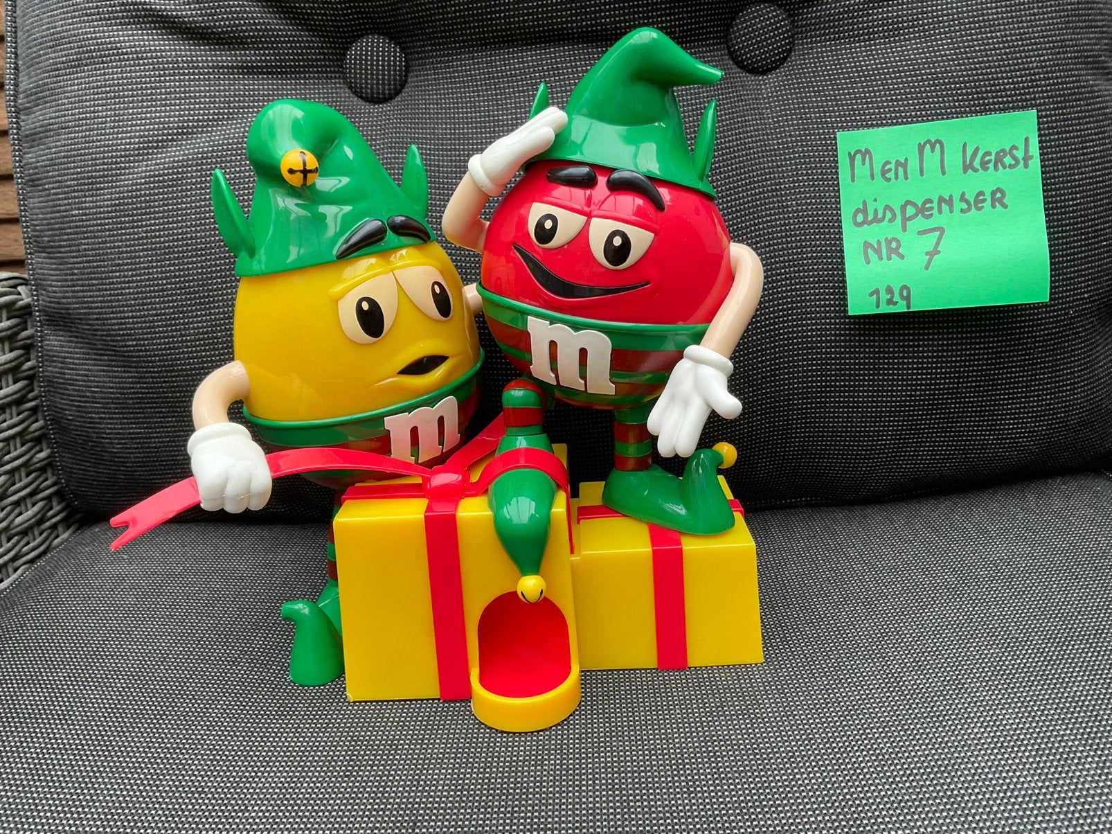 Gebruikte,maar werkende,MenM of M&M kerst snoepjes dispenser, Ophalen, Gebruikt, Gebruiksvoorwerp