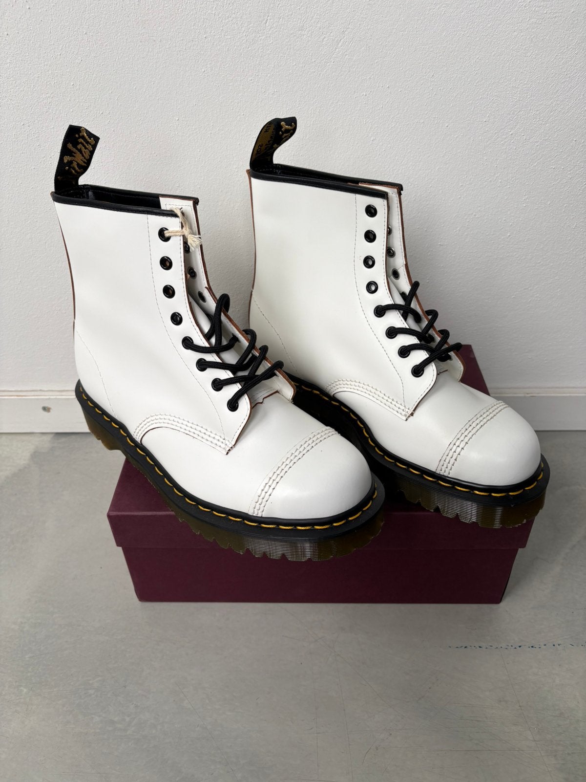 Dr Martens 1460, maat 45, kleur wit, Wit, Overige typen, Nieuw, Ophalen of Verzenden