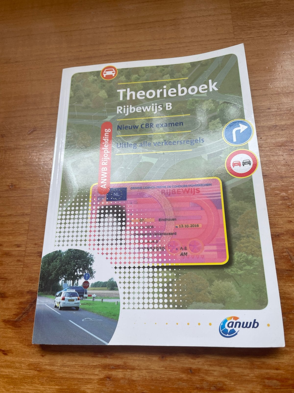 ANWB Theorieboek Rijbewijs B - CBR examen, Boeken, Ophalen of Verzenden, Zo goed als nieuw, Algemeen