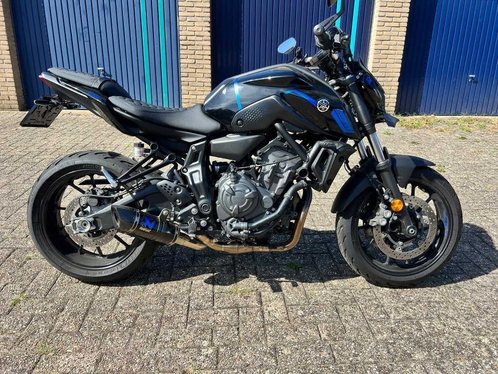 Yamaha MT-07 - Zwart/Blauw akrapovič carbon, 2 cilinders, Occasion, Particulier, Meer dan 35 kW