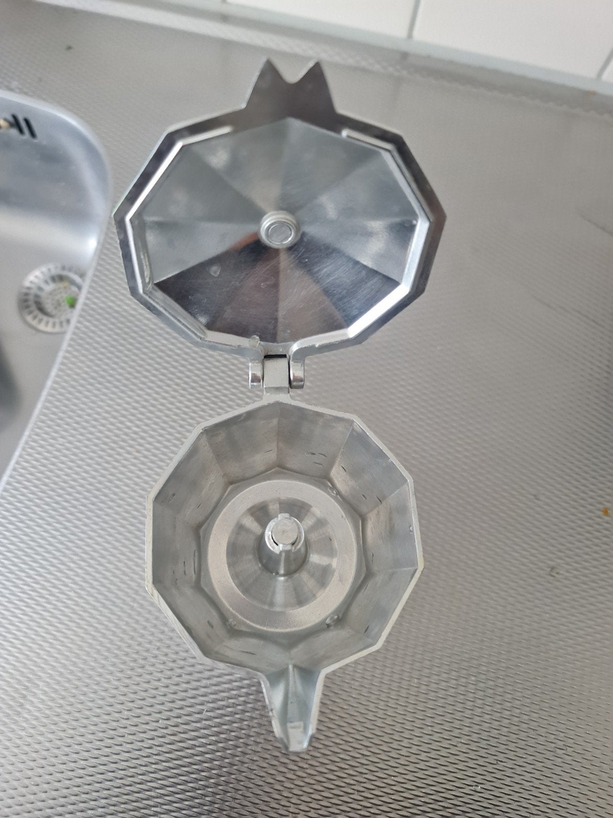 Moka Express - Aluminium percolator voor heerlijke koffie, Gebruikt, Overige modellen, Gemalen koffie, Ophalen of Verzenden