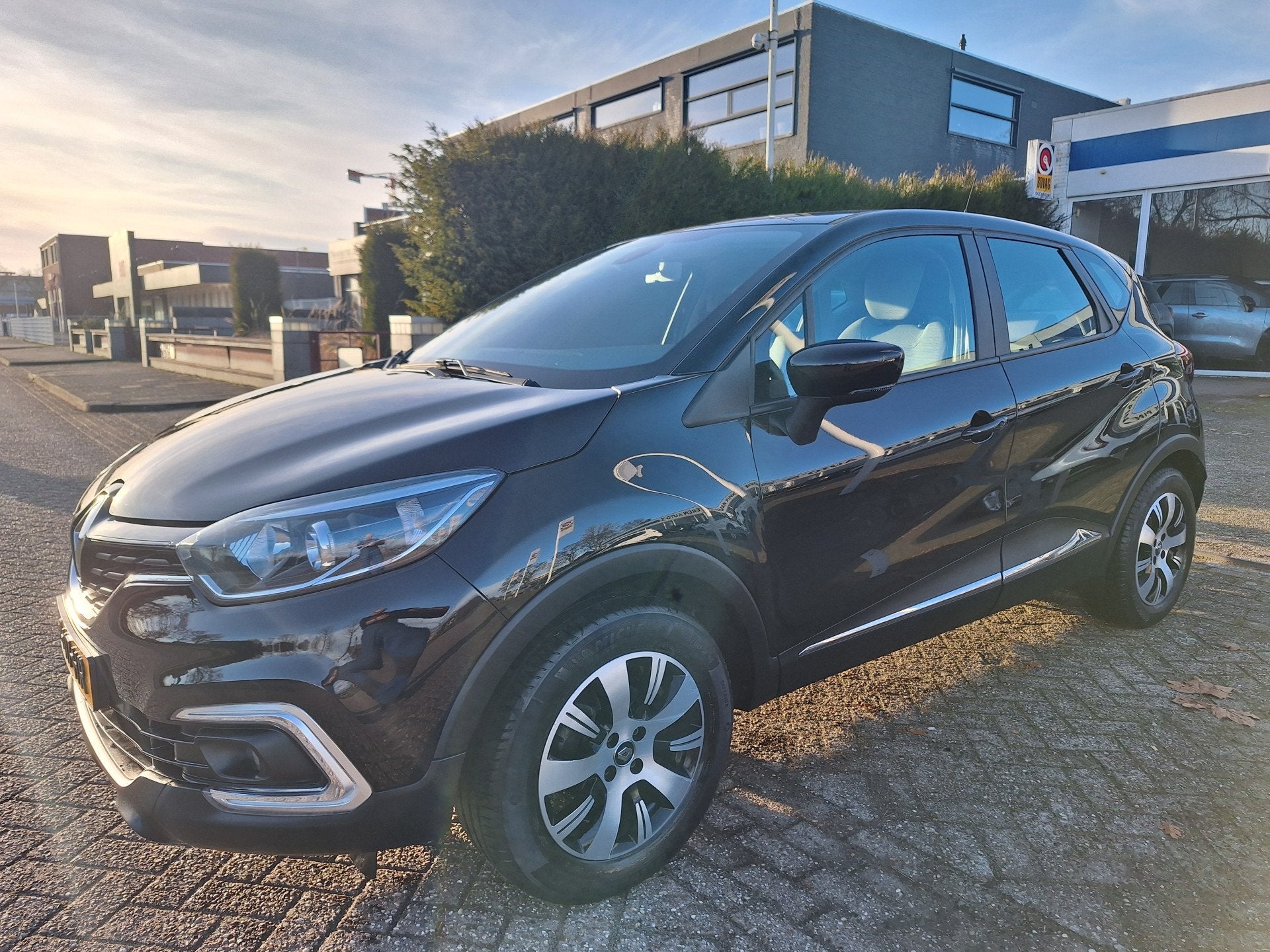 Renault Captur 0.9 TCe Limited TREKHAAK (bj 2018), Voorwielaandrijving, Stof, Gebruikt, 620 kg