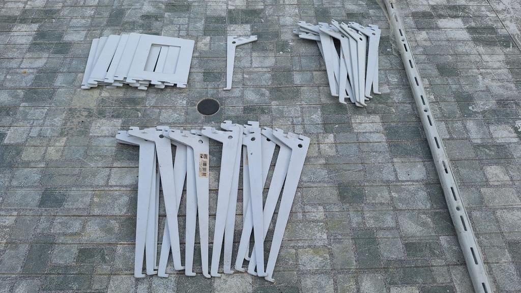 Rek plankdragers met 2 stukken rail, Ophalen of Verzenden, Zo goed als nieuw