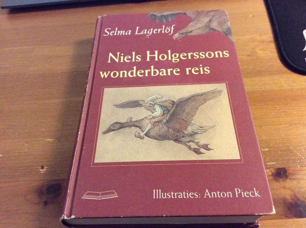 Niels Holgerssons wonderbare reis. tekeningen Anton Pieck, Boeken, Ophalen of Verzenden, Gelezen, Selma Lagerlöf