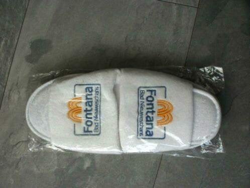 Nieuwe Badslippers, maat 39/42 (qwe), Kleding | Dames, Slippers, Wit, Ophalen of Verzenden, Zo goed als nieuw
