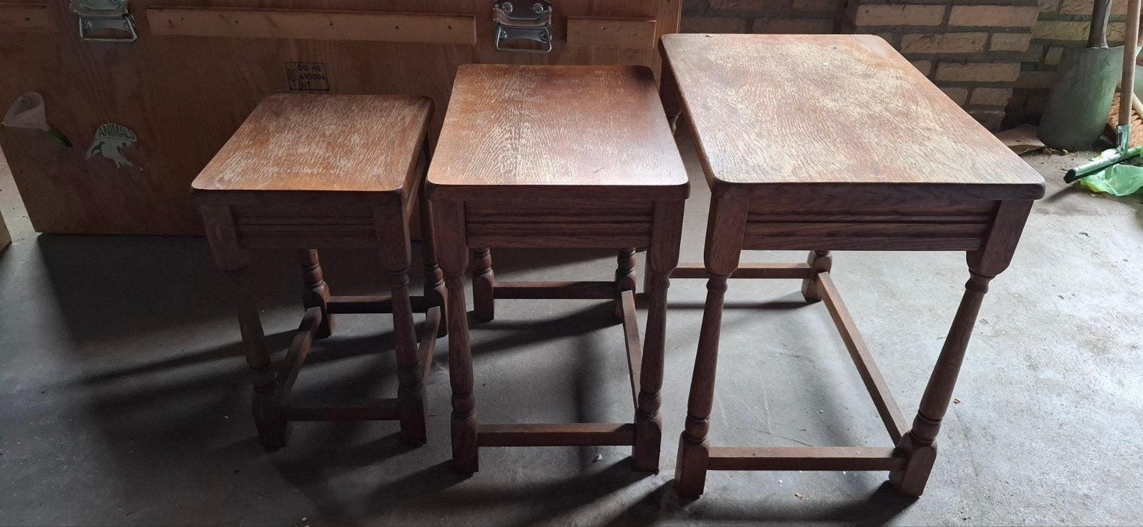 Set van 3 vintage houten bijzettafels, Antiek en Kunst, Ophalen