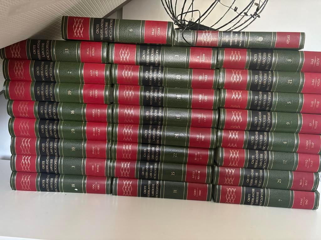 Complete Serie Nederlandse Larousse Encyclopedie (25 delen), Boeken, Encyclopedieën, Ophalen of Verzenden, Gelezen, Algemeen, Complete serie