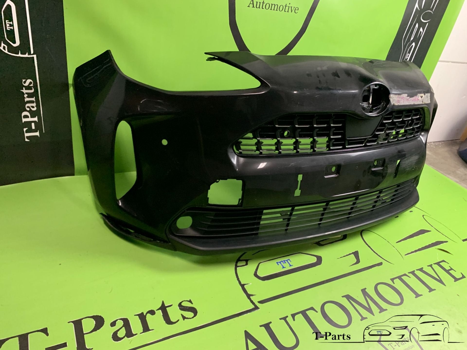 toyota yaris cross voorbumper bumper PDC, Info@fabrikant.eu, Ophalen of Verzenden, Toyota, Bumper