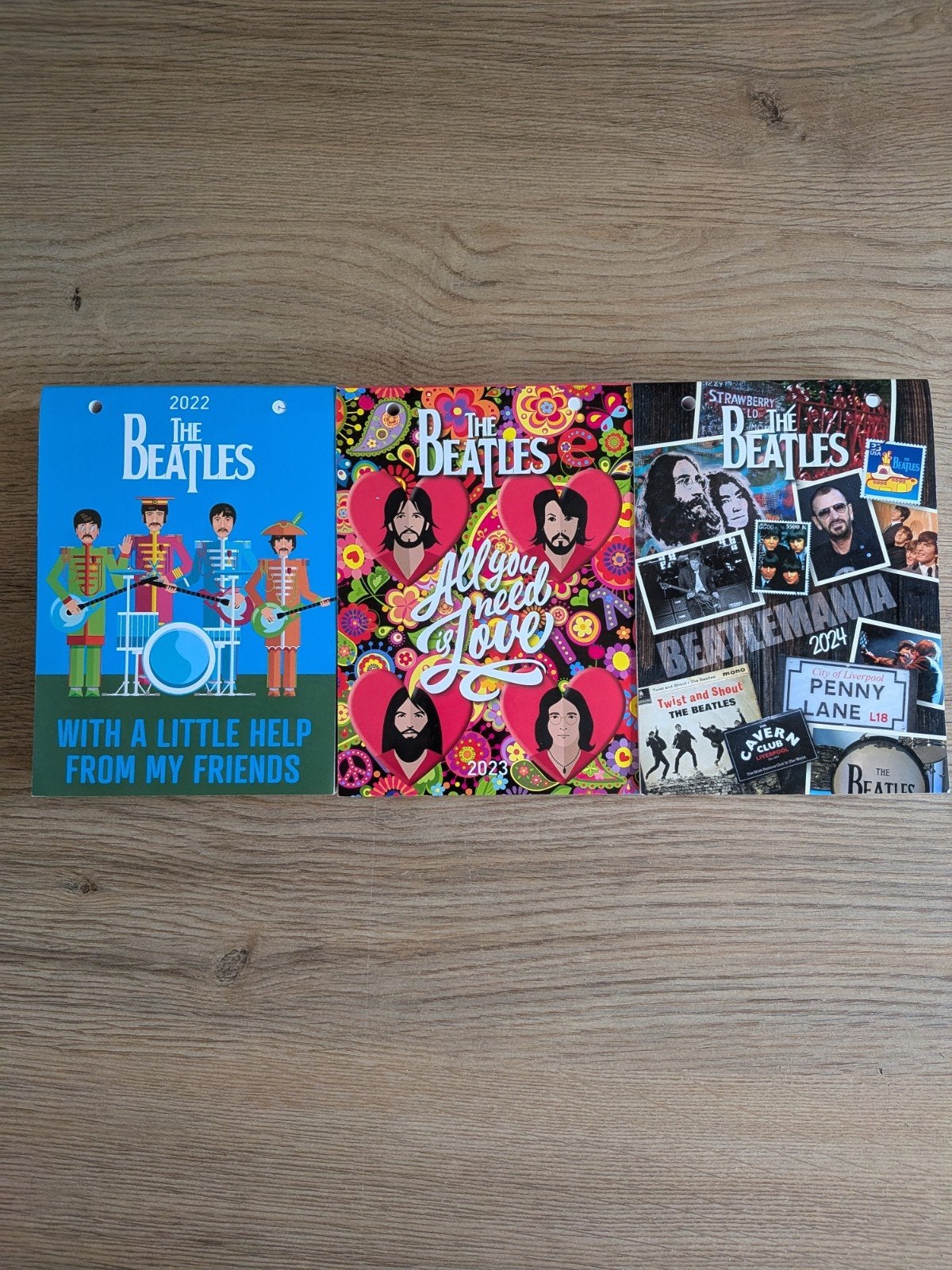 3 verschillende Beatles-kalenders jaren 2022,2023,2024

2022, Ophalen, Zo goed als nieuw