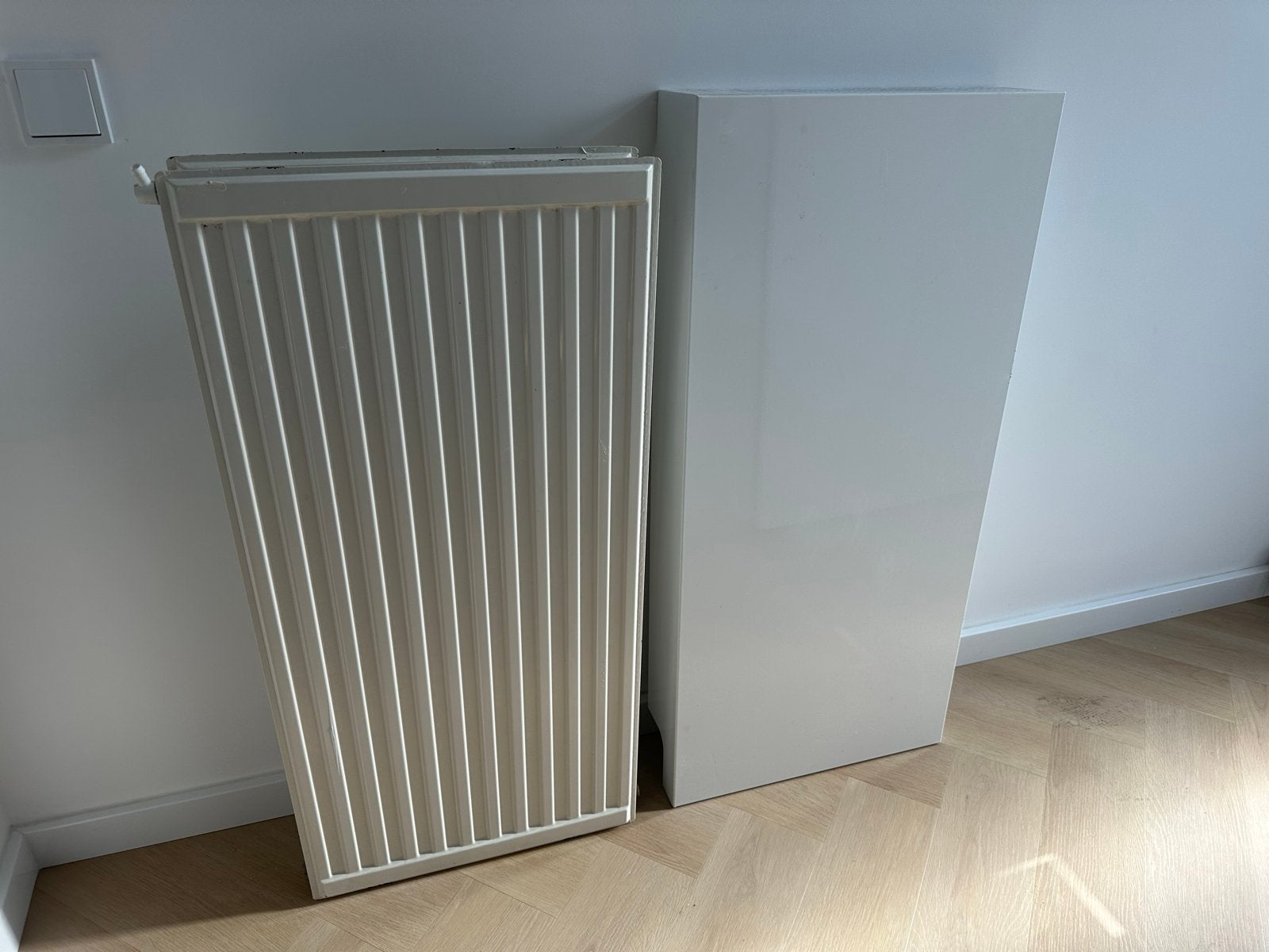 Radiator met ombouw - 100cm hoogte, Doe-het-zelf en Verbouw, Verwarming en Radiatoren, Radiator, Ophalen of Verzenden, Zo goed als nieuw