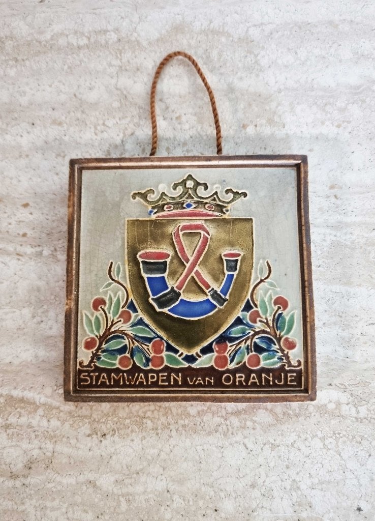 stamwapen van oranje cloisonne tegel 1930 westraven, Ophalen of Verzenden