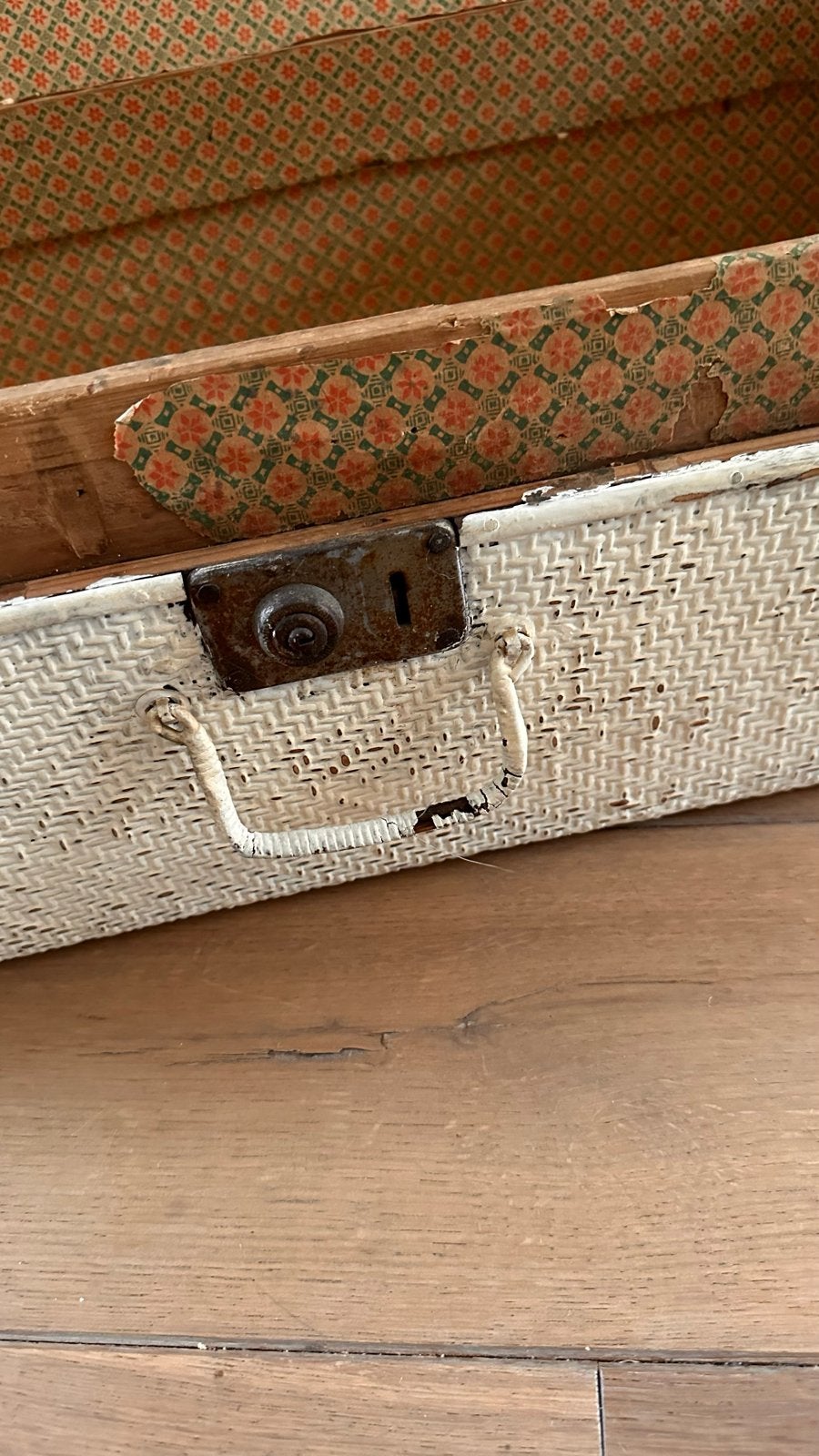 Vintage rieten koffer met handvat en slot, Ophalen of Verzenden