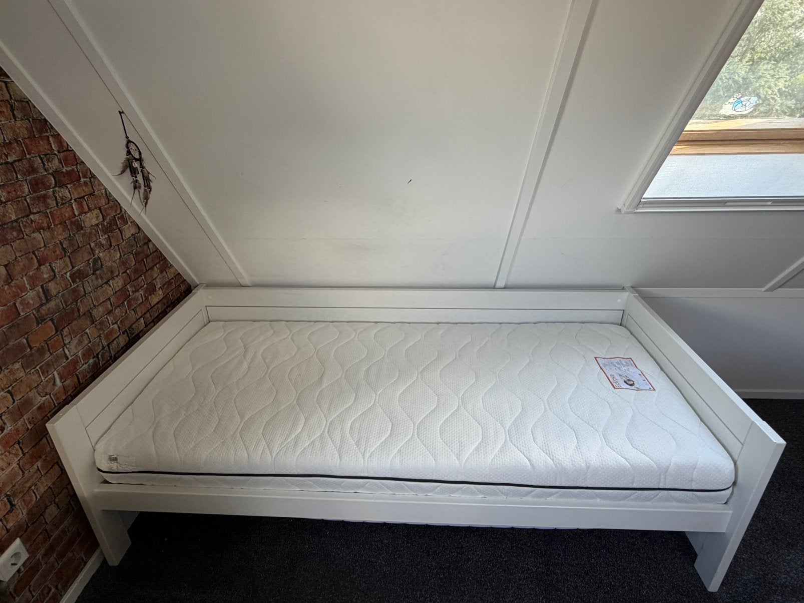 Lifetime basisbed wit eenpersoons incl lattenbodem en matras, Huis en Inrichting, Ophalen, Gebruikt, 90 cm, Eenpersoons
