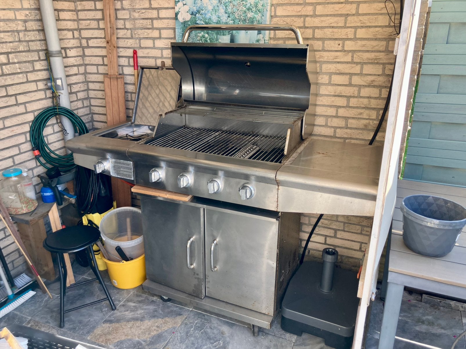 RVS gas BBQ met 4 branders en een zijbrander, Tuin en Terras, Ophalen, Gebruikt