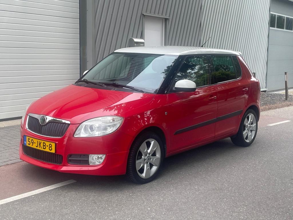 Skoda Fabia 1.6-16V Sport (bj 2009), Auto's, Bedrijf, Handgeschakeld, Traction-control, 1000 kg