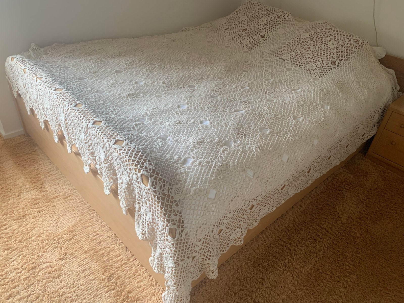 Gehaakte beddensprei, Huis en Inrichting, Slaapkamer | Beddengoed, Beige, Overige typen, Tweepersoons, Ophalen of Verzenden