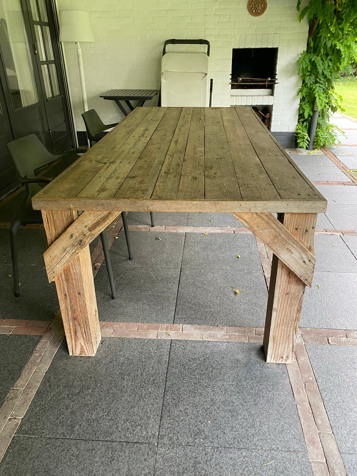 Robuuste houten tuintafel - Perfect voor binnen en buiten!, Ophalen, Gebruikt, 200 cm of meer, 50 tot 100 cm