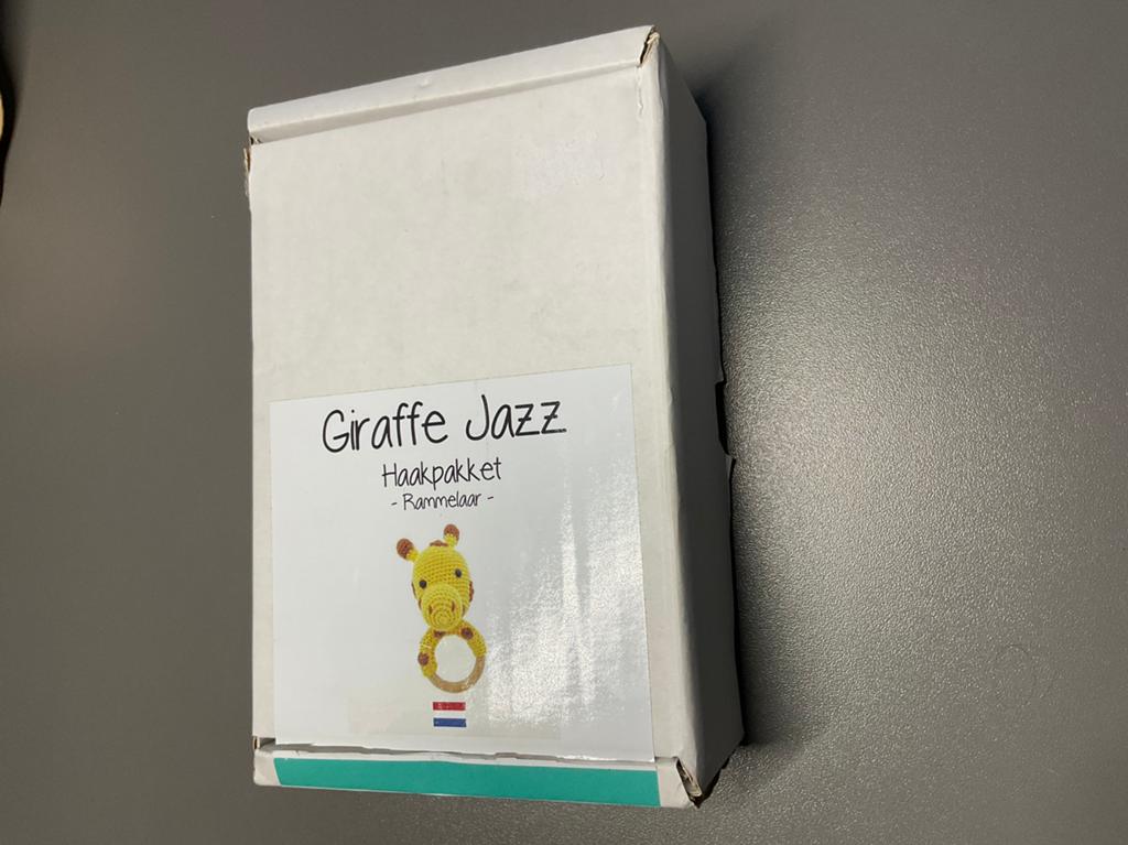 Haakpakket giraf rammelaar, Ophalen of Verzenden, Zo goed als nieuw, Haken, Wol of Garen