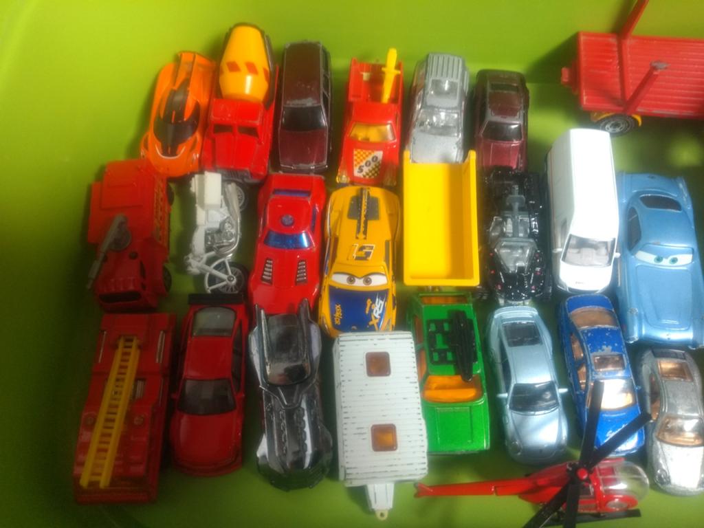 Grote collectie speelgoedauto's en voertuigen, Kinderen en Baby's, Speelgoed | Speelgoedvoertuigen, Ophalen, Gebruikt