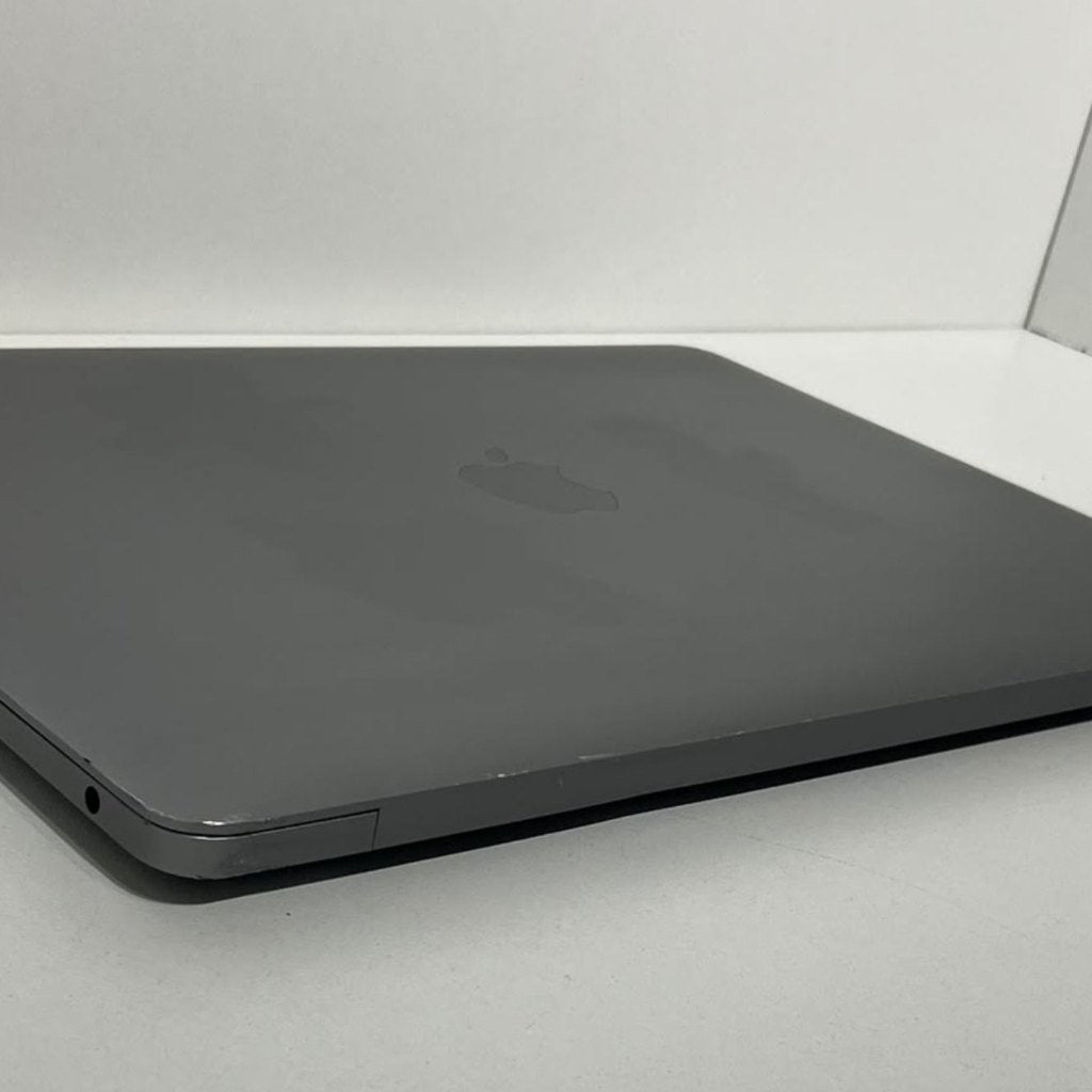 Foto 9 van MacBook Air 13inch 2020 i5/8GB/512GB SSD met USB-C Kabel
