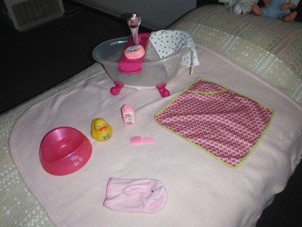 baby born bad met licht en geluid +badcape + acc, Ophalen, Zo goed als nieuw, Babypop