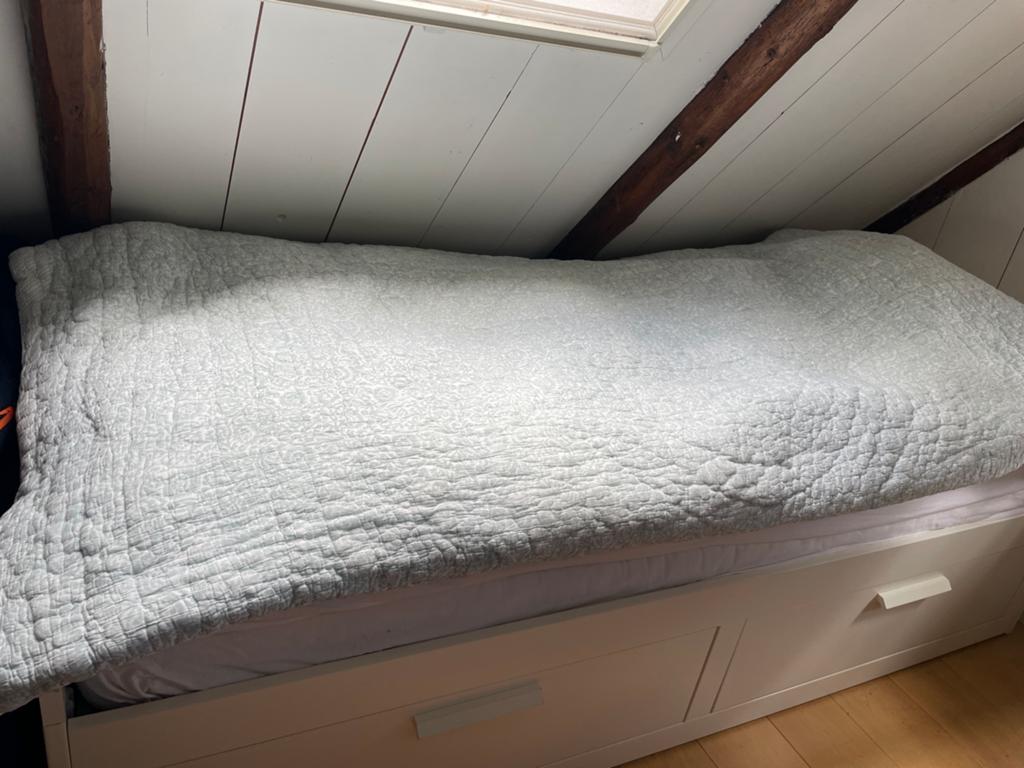 Ikea Brimnes bedbank met 2 lades en 2 nieuwe matrassen, Ophalen, Overige typen, Tweepersoons, Zo goed als nieuw