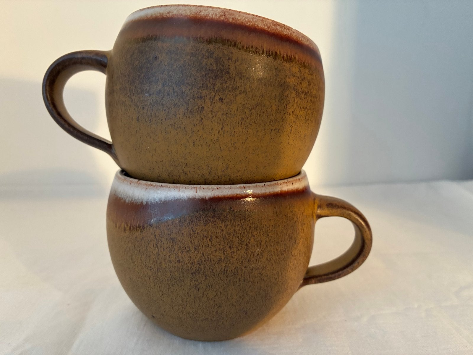 Set van 2 vintage aardewerk mokken - Rothenburg o.d.T., Antiek en Kunst, Ophalen of Verzenden