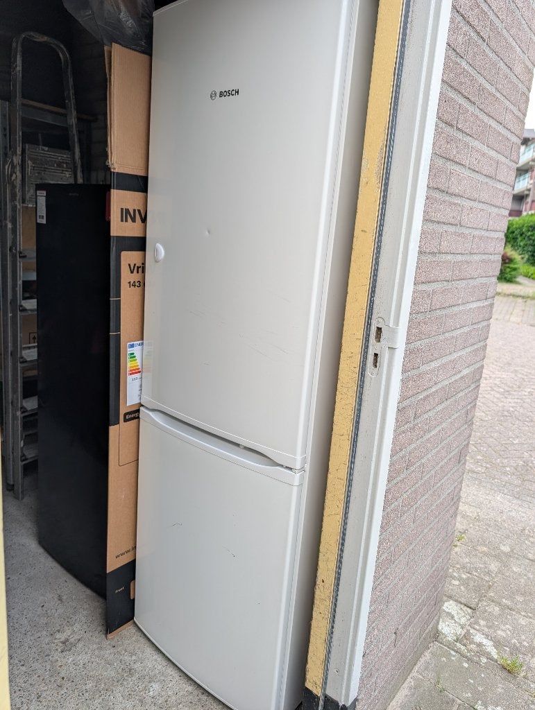Bosch Koelvriescombinatie No Frost A+ Wit, Witgoed en Apparatuur, Ophalen, Gebruikt, 200 liter of meer, 60 cm of meer