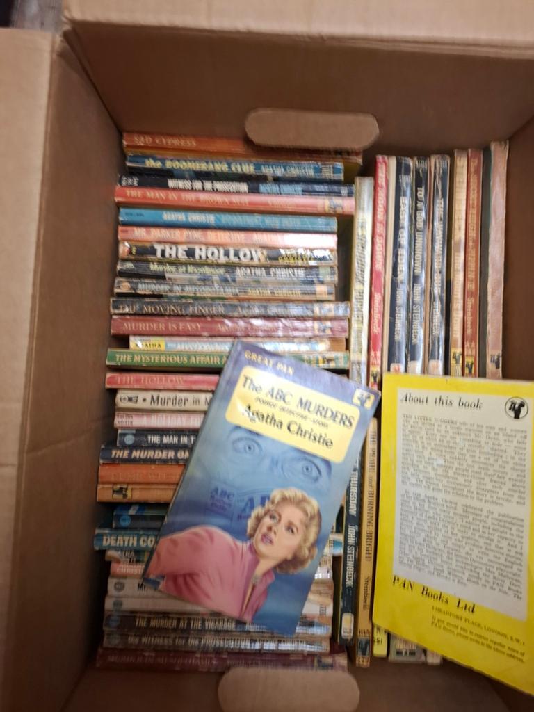 Hele oude Pan pockets. Agatha Christie en John Steinbeck, Ophalen, Gelezen
