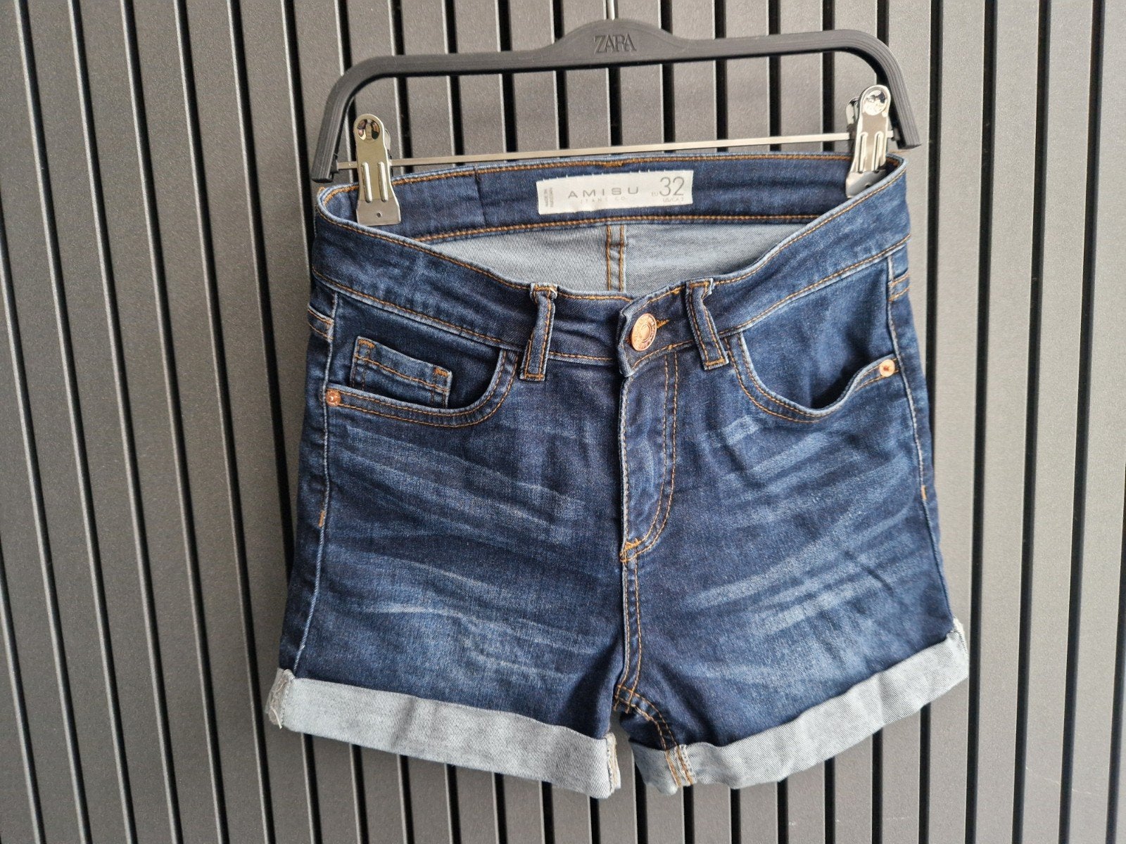 AMISU Jeans Co. Donkerblauwe Denim Short Maat 32, AMISU Jeans Co., Kort, Blauw, Ophalen of Verzenden