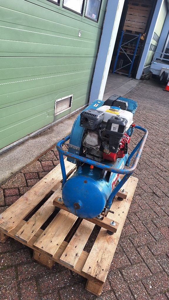 Compressor met hondamotor Clarkeair, Ophalen, Gebruikt, Industriepark 2a 9351PA Leek, H.O.Albert Ale Slotema