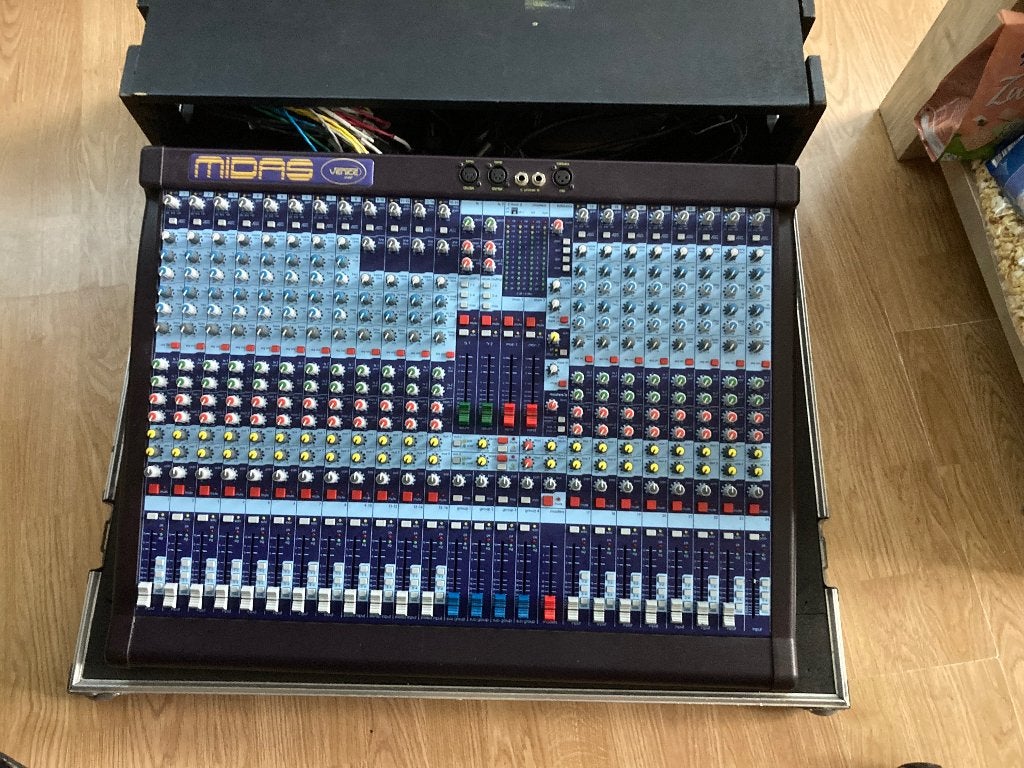 Midas Venice 240 + Flightcase + Stage Box, Ophalen, Gebruikt, 20 kanalen of meer, Microfooningang