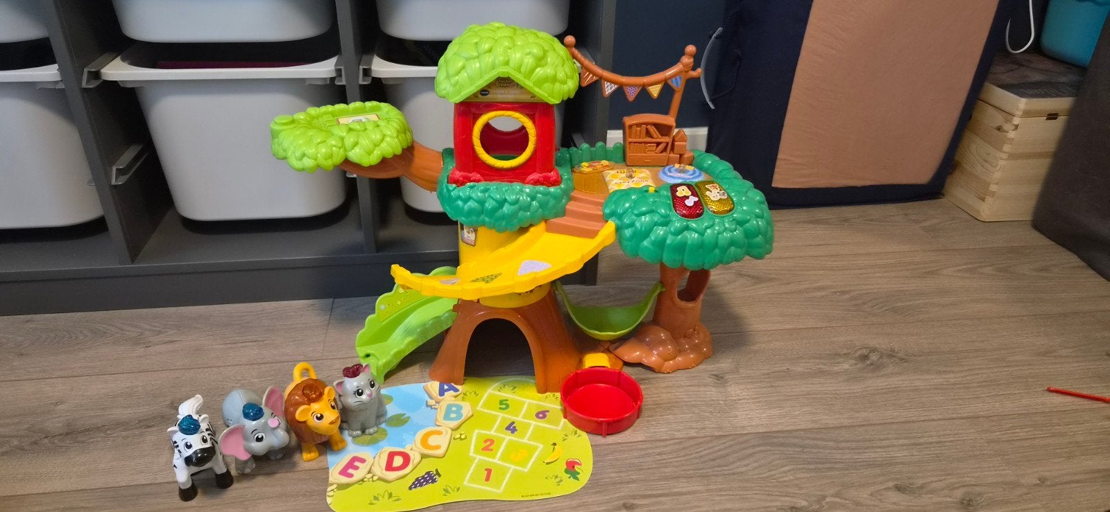 VTech Zoef Zoef Dieren Boomhut met 4 Zoef Zoef Dieren, Ophalen of Verzenden, Zo goed als nieuw, Overige typen, Met geluid