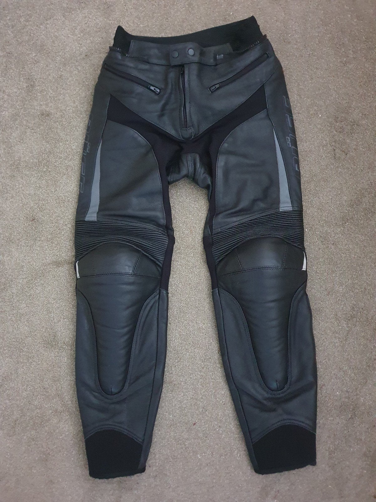 Super Nieuwe Leren Motorbroek Merk: Büse Maat: 48, Motoren, Kleding | Motorkleding, Nieuw met kaartje, Broek | leer, Dames, Ophalen of Verzenden