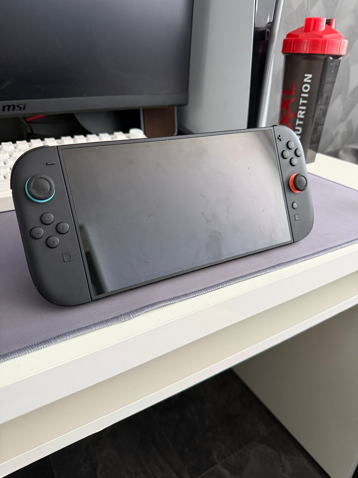 Nintendo Switch 2 Werkt zo goed als nieuw, Spelcomputers en Games, Spelcomputers | Nintendo Switch, Ophalen, Gebruikt, Met 2 controllers