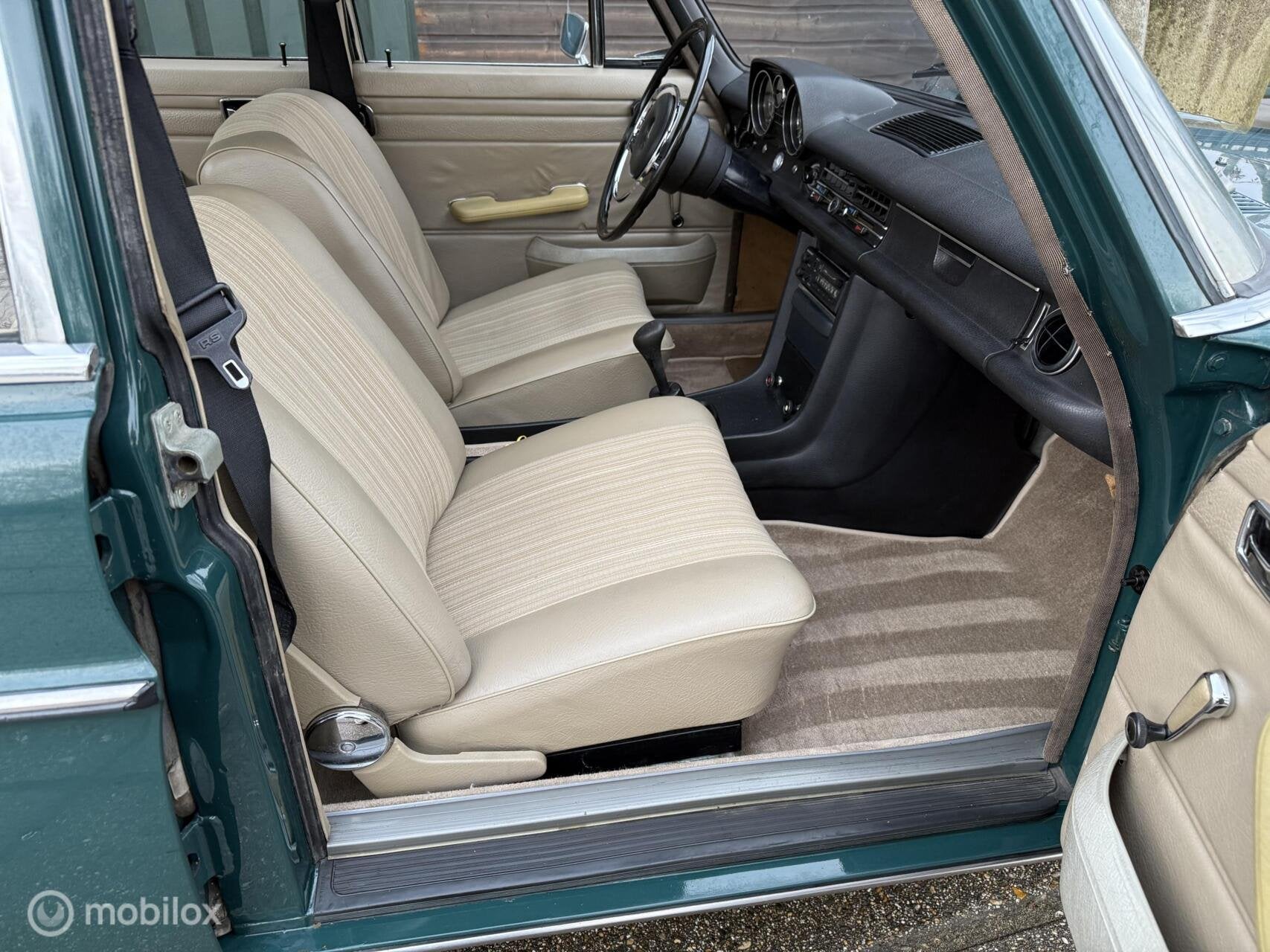 Mercedes-Benz 200 W115 NAP Unieke staat, foto 7