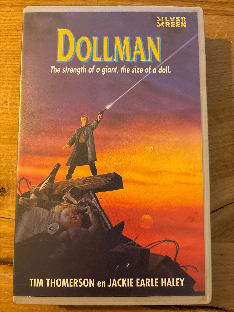 VHS Dollman, Horror, Nederlands ondertiteld, Ophalen of Verzenden, Vanaf 12 jaar