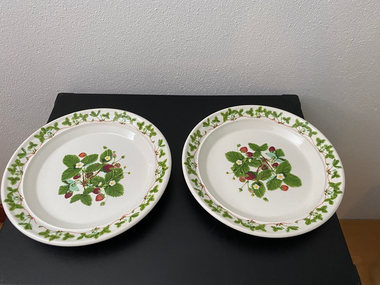 Portmeirion Summer Strawberries, Ophalen of Verzenden, Zo goed als nieuw, Bord(en), Overige stijlen
