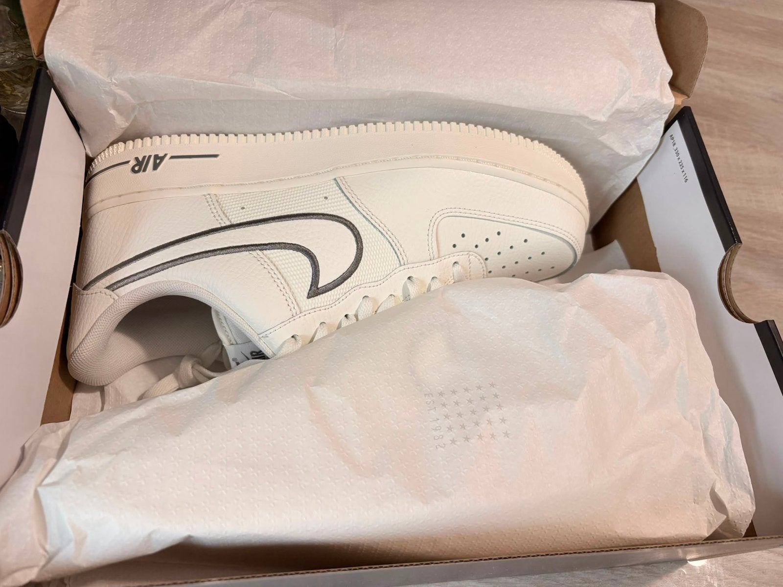 Nike Air Force 1 ’07 – IB7677-101 – maat 42.5, Overige kleuren, Nieuw, Ophalen of Verzenden, Sneakers of Gympen
